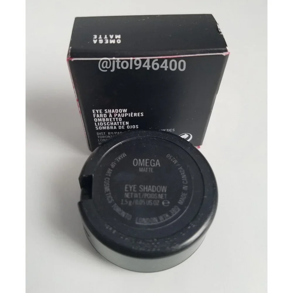 Mac Omega  Eyeshadow